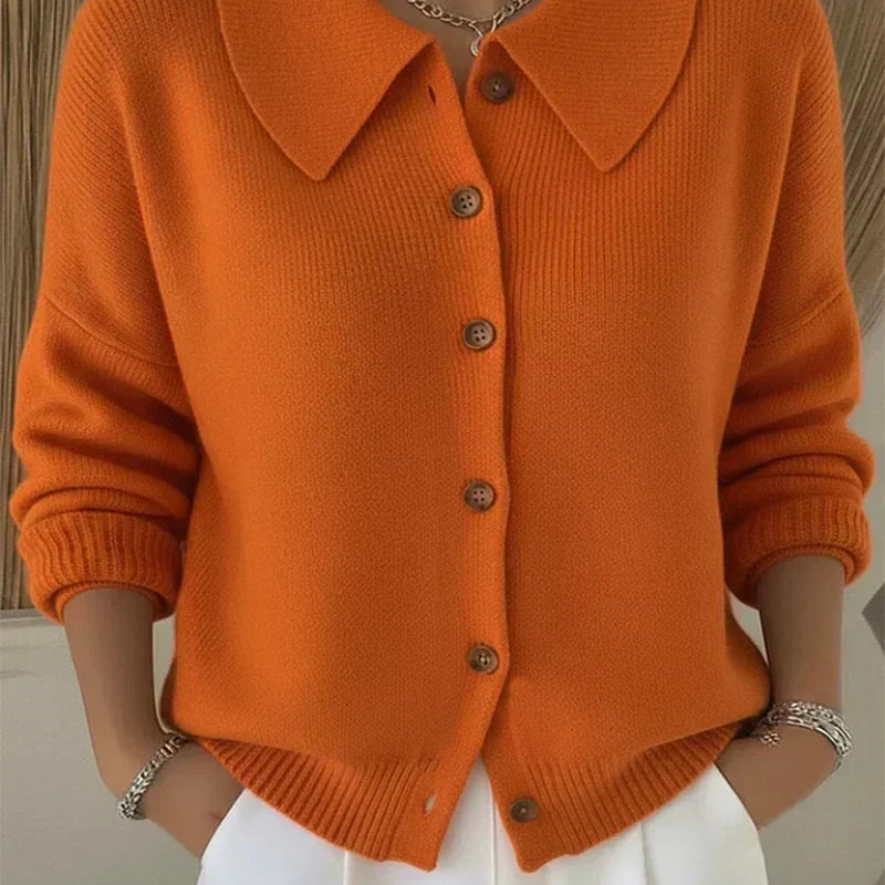 Beate | Kurze Strickjacke mit Knopfkragen