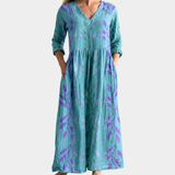 Kleid mit Lavendelblättern am Meer