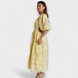 Elegantes Kleid mit zarten Details